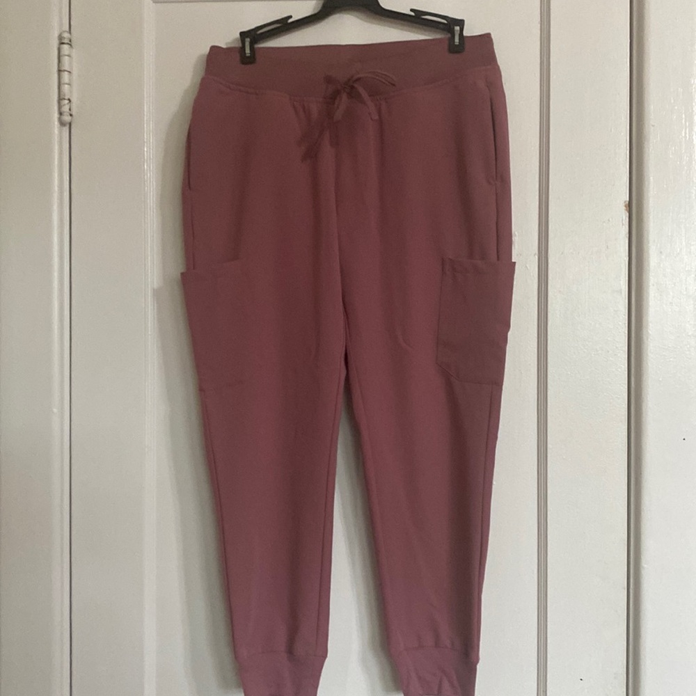 COPY - SMALL PETITE MANDALA JOGGER SCRUB SET. WORE ONE TIME.